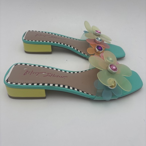 Betsey Johnson Flower Heels Perfect For Summer Size 7 - Picture 2 of 9